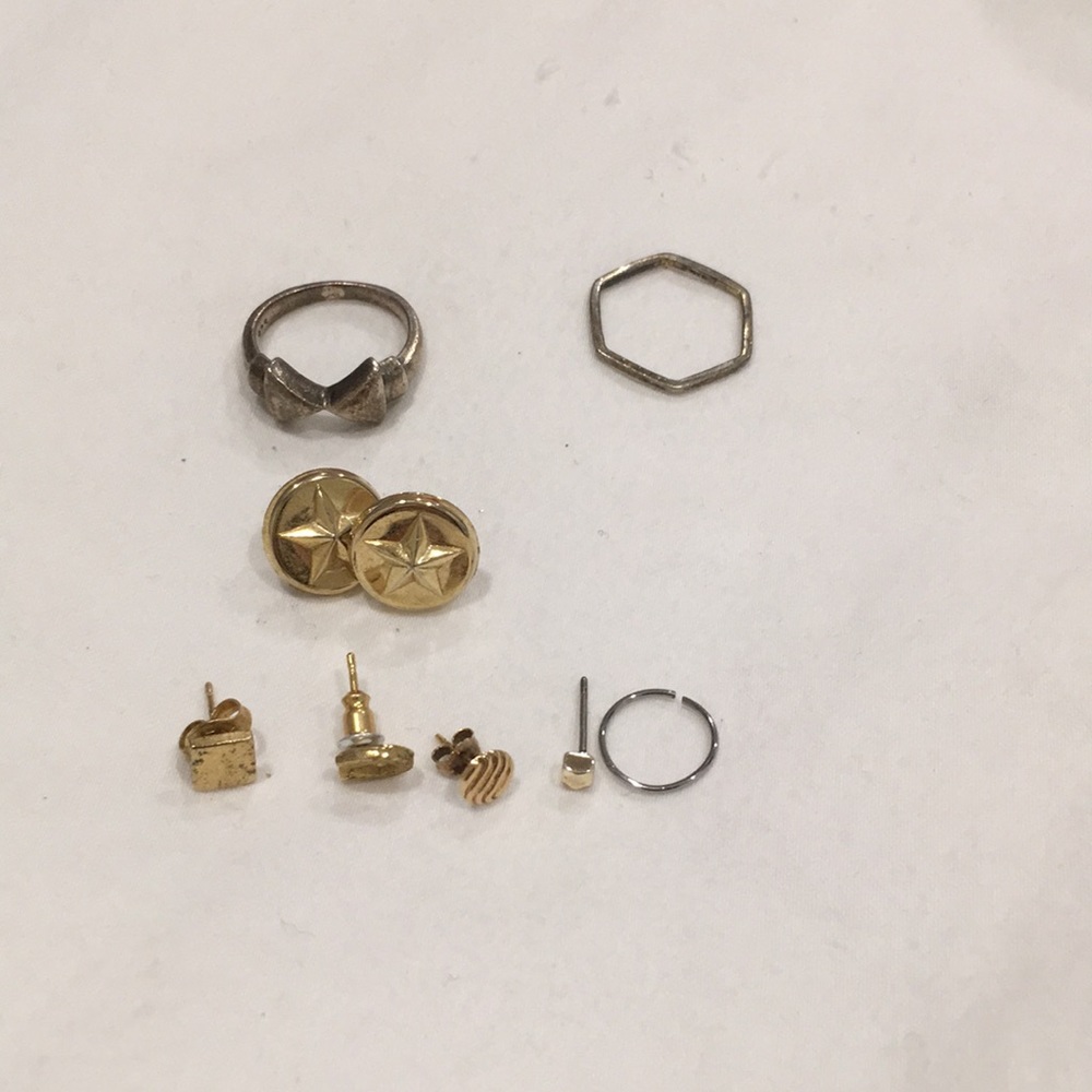 Assorted jewelry